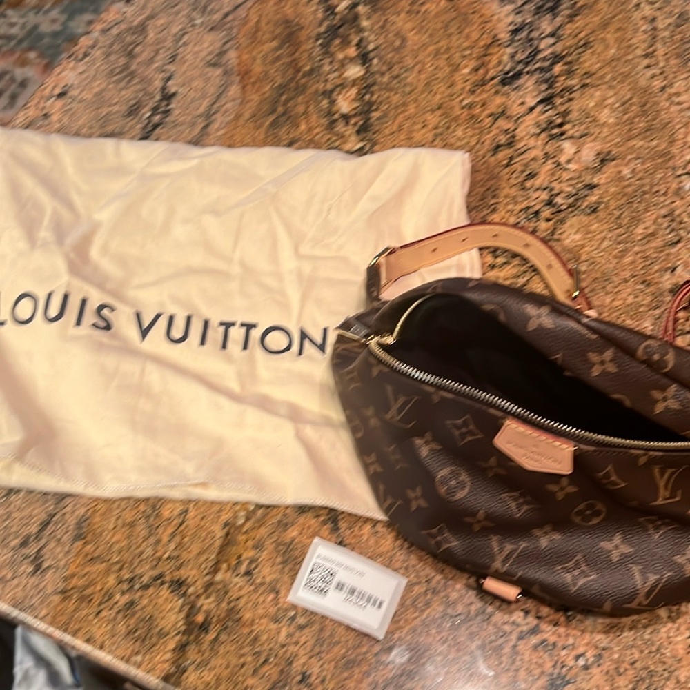 Louis Vuitton Bum Bag. MM